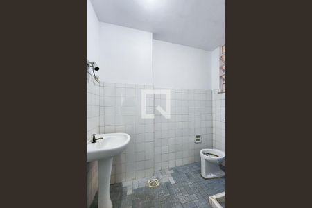 Banheiro  de kitnet/studio para alugar com 1 quarto, 25m² em Riachuelo, Rio de Janeiro