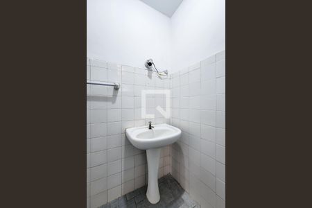 Banheiro  de kitnet/studio para alugar com 1 quarto, 25m² em Riachuelo, Rio de Janeiro