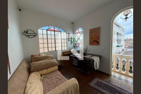 Sala de apartamento para alugar com 3 quartos, 89m² em Sagrada Família, Belo Horizonte