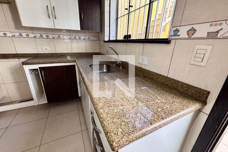 Cozinha de casa à venda com 2 quartos, 130m² em Vila Nhocuné, São Paulo