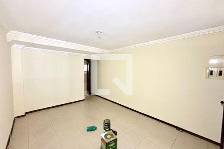 Sala de casa à venda com 2 quartos, 130m² em Vila Nhocuné, São Paulo
