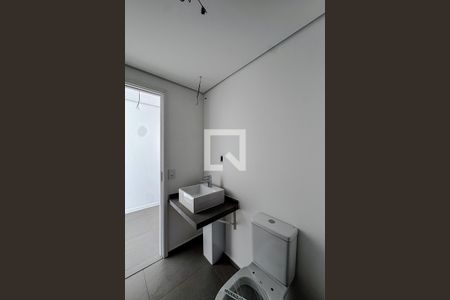 Banheiro de kitnet/studio para alugar com 1 quarto, 43m² em Jardim Analia Franco, São Paulo
