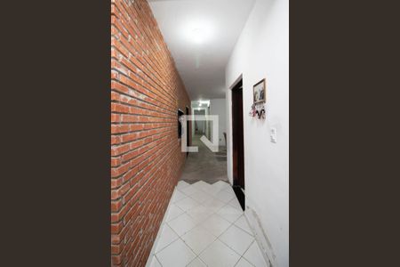 Corredor de casa para alugar com 5 quartos, 355m² em Parque Sao Miguel, Guarulhos