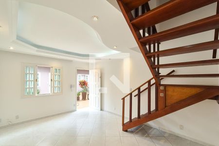 Sala de casa de condomínio para alugar com 2 quartos, 90m² em Nova Petrópolis, São Bernardo do Campo
