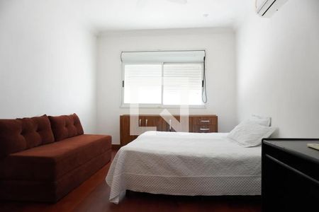 Suíte de casa para alugar com 5 quartos, 400m² em Mangabeiras, Belo Horizonte