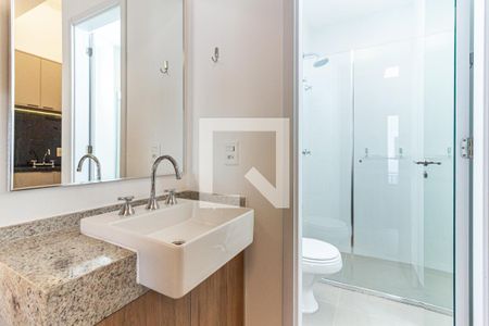 Banheiro de kitnet/studio para alugar com 1 quarto, 24m² em Higienópolis, São Paulo
