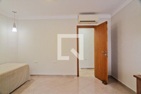 Suíte 1 de casa para alugar com 4 quartos, 480m² em Vila Paiva, São Paulo