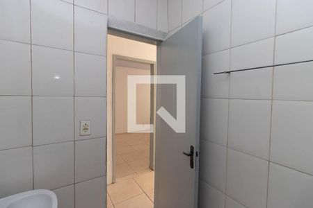 Banheiro de casa para alugar com 2 quartos, 70m² em Parque Edu Chaves, São Paulo
