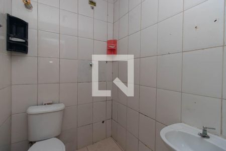 Banheiro de casa para alugar com 2 quartos, 70m² em Parque Edu Chaves, São Paulo