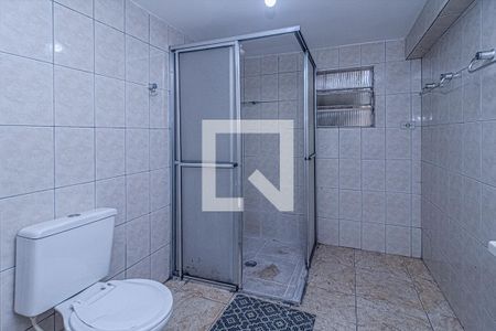banheiro social_1 de casa para alugar com 3 quartos, 150m² em Vila Gumercindo, São Paulo