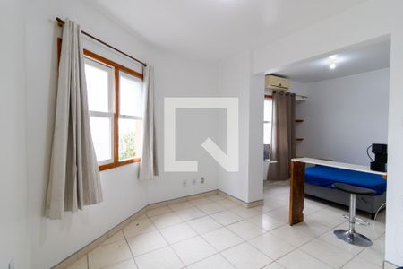 Sala/Cozinha de apartamento para alugar com 1 quarto, 37m² em Centro Histórico, Porto Alegre