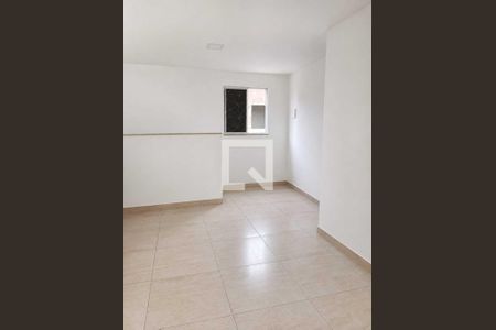 Sala de apartamento para alugar com 2 quartos, 42m² em Itacolomi, Rio de Janeiro