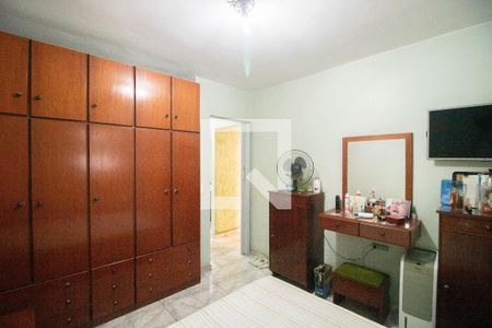 QUARTO 1 de casa à venda com 6 quartos, 170m² em Conjunto Residencial Paraiso, São Paulo