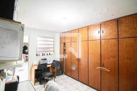 QUARTO 2 de casa à venda com 6 quartos, 170m² em Conjunto Residencial Paraiso, São Paulo