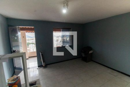 Sala de casa para alugar com 2 quartos, 50m² em Santa Rosa, Niterói