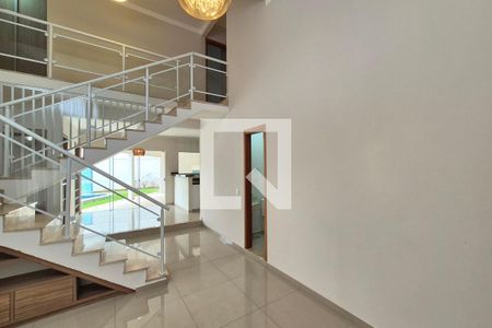 Sala de casa de condomínio para alugar com 4 quartos, 350m² em Swiss Park, Campinas