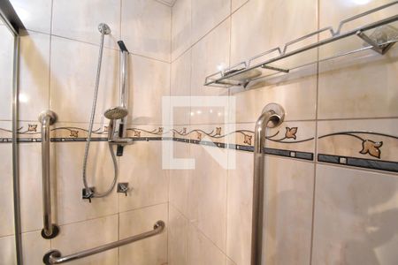 Banheiro da Suíte de apartamento à venda com 3 quartos, 255m² em Batel, Curitiba