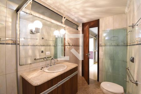 Banheiro da Suíte de apartamento à venda com 3 quartos, 255m² em Batel, Curitiba