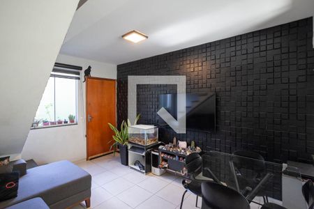 Sala de casa de condomínio à venda com 2 quartos, 68m² em Parque Xangri-lá, Contagem