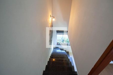 Escada de casa de condomínio à venda com 2 quartos, 68m² em Parque Xangri-lá, Contagem