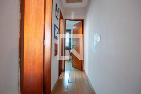 Corredor de casa de condomínio à venda com 2 quartos, 68m² em Parque Xangri-lá, Contagem
