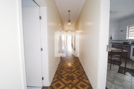 Corredor de casa para alugar com 3 quartos, 350m² em Jardim das Laranjeiras, São Paulo