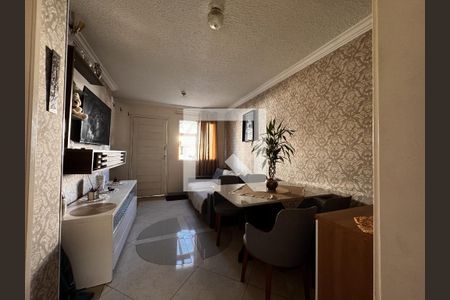 Sala de casa de condomínio à venda com 2 quartos, 72m² em Canudos, Novo Hamburgo