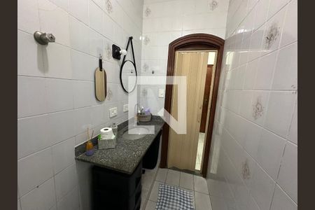 Banheiro de apartamento para alugar com 1 quarto, 50m² em Itararé, São Vicente
