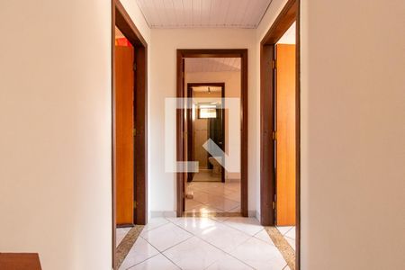 Corredor de casa à venda com 4 quartos, 120m² em Capão Raso, Curitiba