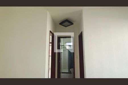 Corredor de apartamento para alugar com 2 quartos, 48m² em Cosmos, Rio de Janeiro