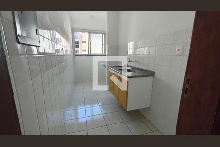 Cozinha de apartamento para alugar com 2 quartos, 48m² em Cosmos, Rio de Janeiro