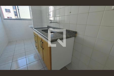 Cozinha de apartamento para alugar com 2 quartos, 48m² em Cosmos, Rio de Janeiro