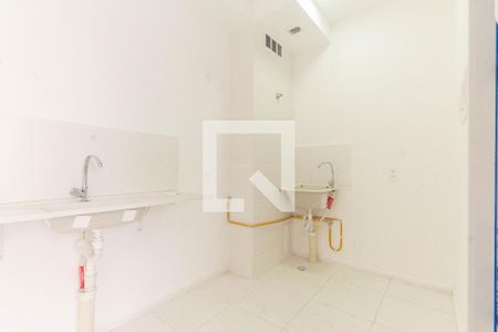 Sala/Cozinha e Área de Serviço de apartamento para alugar com 2 quartos, 32m² em Vila California, São Paulo