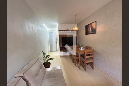 Sala de apartamento à venda com 2 quartos, 47m² em Jardim Sulacap, Rio de Janeiro