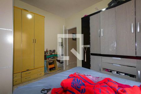 Quarto de casa à venda com 4 quartos, 195m² em Jardim Santa Teresinha, São Paulo