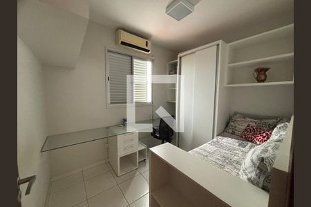 Quarto de apartamento para alugar com 2 quartos, 57m² em Santa Mônica, Uberlândia