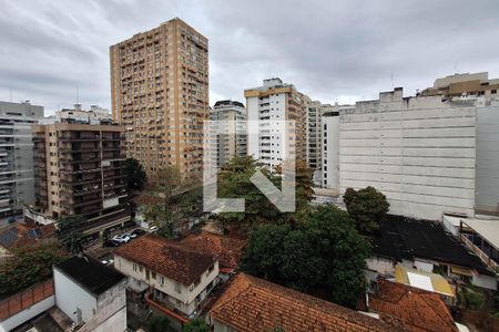 Sala 1 de apartamento à venda com 4 quartos, 250m² em Icaraí, Niterói