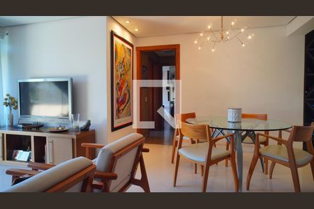 Sala  de apartamento para alugar com 4 quartos, 200m² em Petrópolis, Porto Alegre