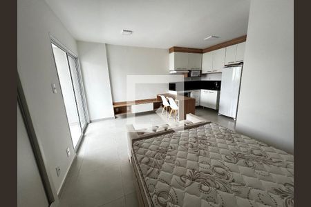 Sala/Quarto de kitnet/studio para alugar com 1 quarto, 39m² em Centro, Juiz de Fora