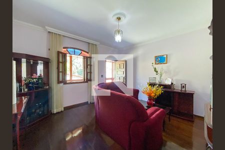 Casa à venda com 5 quartos, 360m² em Palmeiras, Belo Horizonte