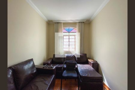 Casa à venda com 5 quartos, 360m² em Palmeiras, Belo Horizonte