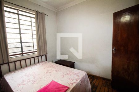 Quarto 01 de casa à venda com 3 quartos, 336m² em Lagoinha, Belo Horizonte