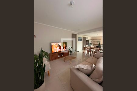 Sala de casa de condomínio para alugar com 3 quartos, 180m² em Vila Oliveira, Mogi das Cruzes