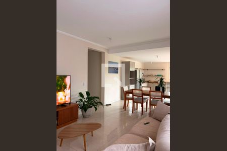 Sala de casa de condomínio para alugar com 3 quartos, 180m² em Vila Oliveira, Mogi das Cruzes