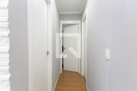Corredor  de apartamento para alugar com 2 quartos, 45m² em Vila Carmosina, São Paulo