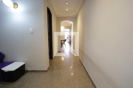 Corredor de casa à venda com 3 quartos, 420m² em Campestre, Santo André