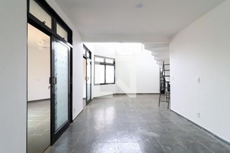 Sala de casa para alugar com 4 quartos, 245m² em Santa Genebra Ii, Campinas