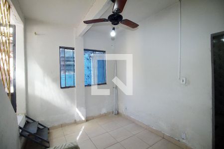 Sala de casa para alugar com 2 quartos, 40m² em Jardim América, Rio de Janeiro