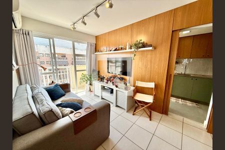 Sala de apartamento para alugar com 3 quartos, 79m² em Imperial de São Cristóvão, Rio de Janeiro