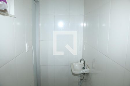 Banheiro de apartamento para alugar com 1 quarto, 40m² em Kennedy, Nova Iguaçu